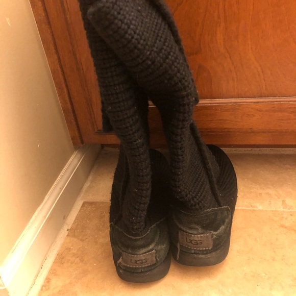 Black knit uggs size 7 - Picture 3 of 4